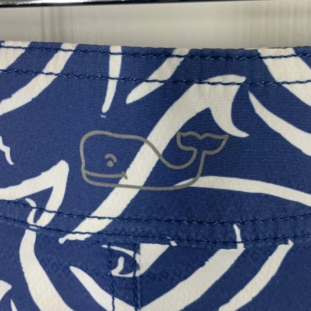 Vineyard Vines blue and white waves with logo whale board shorts size 32